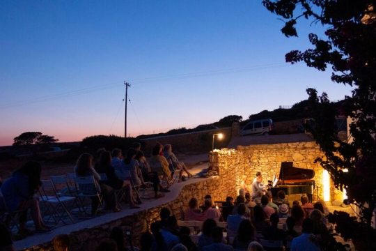 Επιμένουν… κλασικά