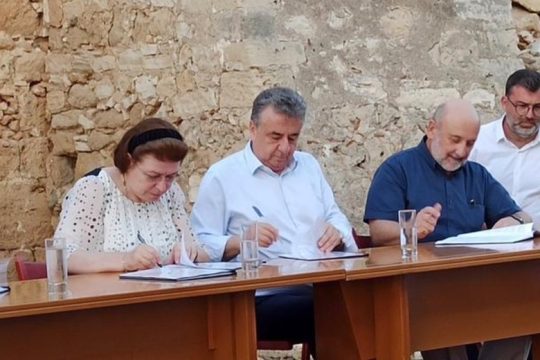 Χανιά: Υπογράφηκε η προγραμματική σύμβαση για τη μελέτη αποκατάστασης των Νεωρίων