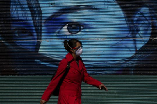 Νέο παγκόσμιο ρεκόρ κρουσμάτων κορονοϊού σε ένα 24ωρο