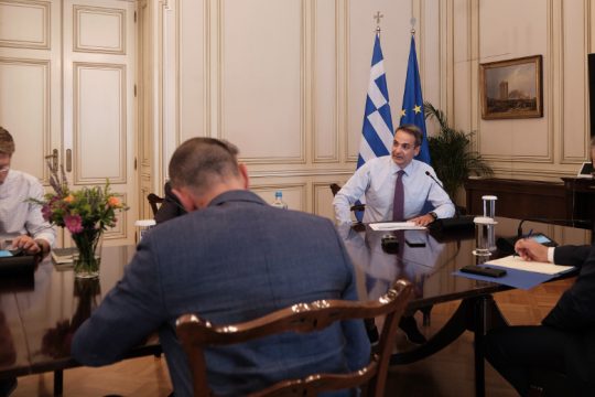 Γενικόλογες ντιρεκτίβες Μητσοτάκη για τα μέτρα αντιμετώπισης του κορονοϊού
