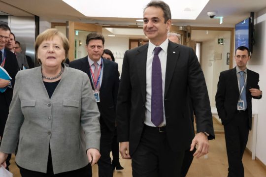 Επικοινωνία Μητσοτάκη – Μέρκελ ενόψει της Συνόδου Κορυφής