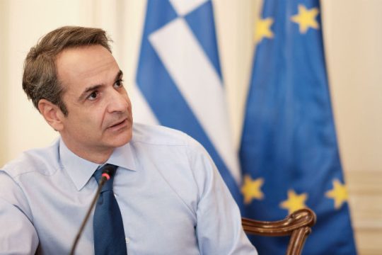 Σήμα Μητσοτάκη για επιπλέον μέτρα, αν χρειαστεί, στην τηλεδιάσκεψη για Covid-19