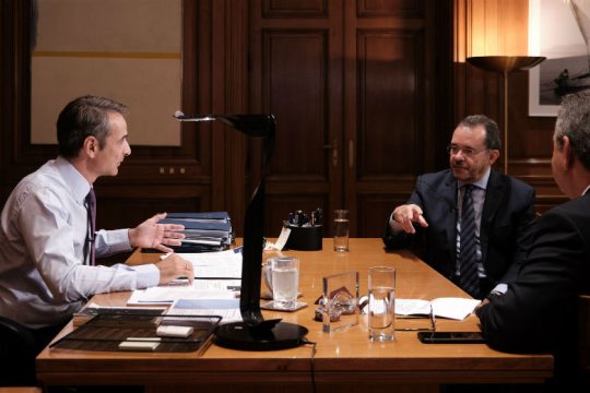 Ψεύδονται ασύστολα και εξαπατούν