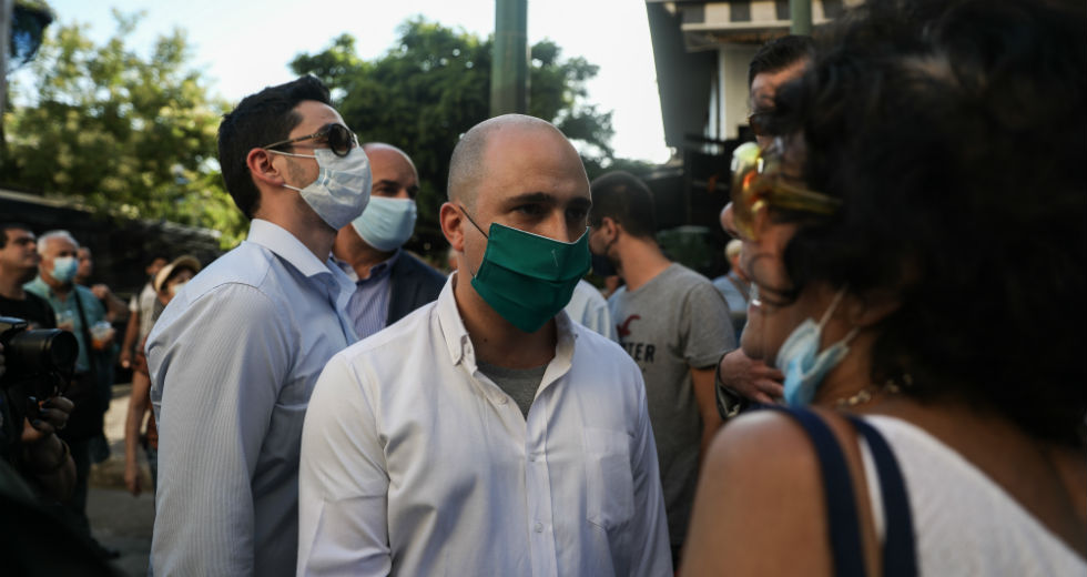 Σοβαρά, κύριε Πέτσα, δεν τρέχει τίποτα με τον συγχρωτισμό Μπογδάνου-Κασιδιάρη;