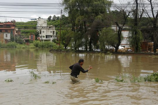 Φονικές πλημμύρες και κατολισθήσεις στο Νεπάλ