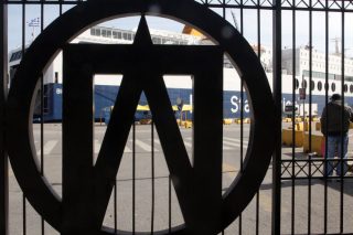 Στάση εργασίας των λιμενεργατών του ΟΛΠ αύριο