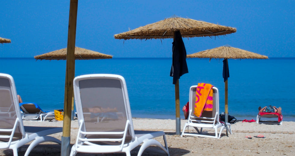 Παρατείνονται μέχρι τέλος Ιουλίου τα μέτρα για τις παραλίες