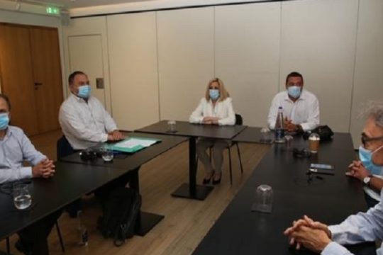 Υποδομές και ΟΤΑ στο επίκεντρο συνάντησης της Φ. Γεννηματά στην ΠΕΔ Κρήτης