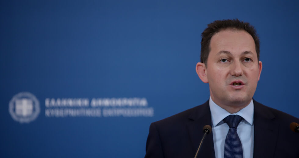 Παρατείνει την αγωνία των συνταξιούχων ο Πέτσας