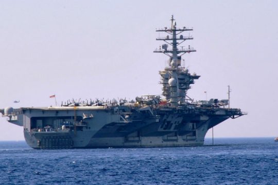 Αντίποινα κατά του «Αιζενχάουερ» ανακοίνωσαν οι Χούθι
