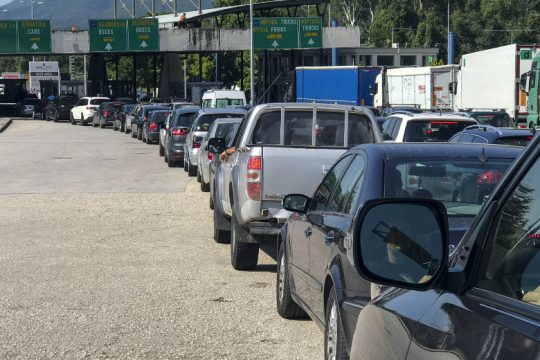 Η Ελλάδα κλείνει τα σύνορα για τους Σέρβους λόγω έξαρσης του Covid-19