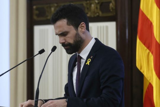Προσφεύγουν στη δικαιοσύνη οι Καταλανοί ηγέτες για παρακολούθηση των τηλεφώνων τους