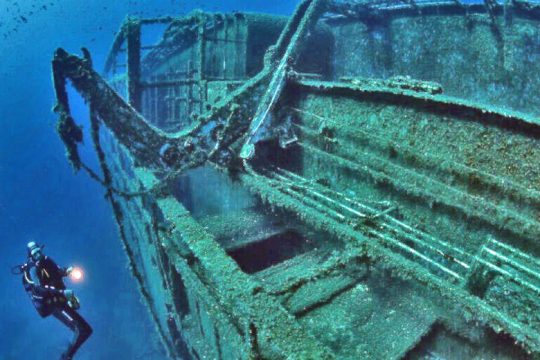 Το «Εξπρές Σάμινα» ρυπαίνει, οι Παριανοί ανησυχούν