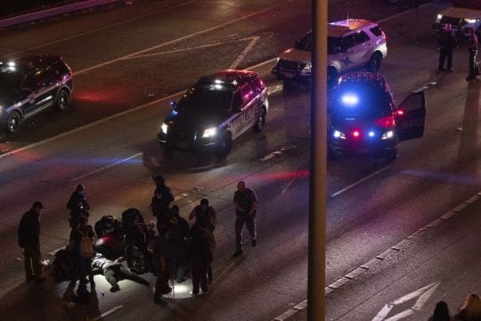 Δύο σοβαρά τραυματίες από όχημα που έπεσε σε διαδηλωτές στο Σιάτλ