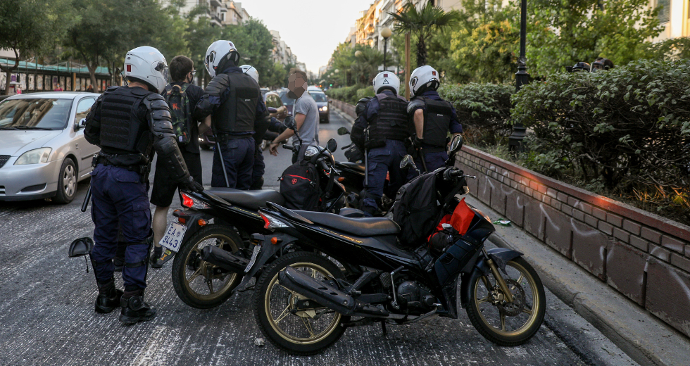 Τους κατηγορούν για κατοχή εκρηκτικής ύλης που… δεν κατείχαν