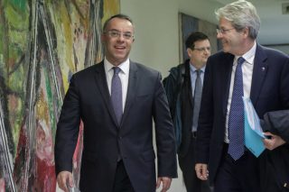 Βαρύς πέλεκυς στα αναδρομικά