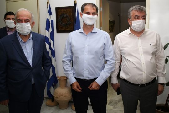 Χ. Θεοχάρης-Κρήτη: Η Ελλάδα άνοιξε για τους τουρίστες με ασφάλεια
