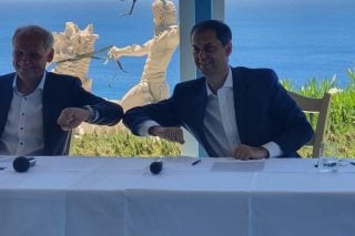 Ο εκβιασμός, το «θάψιμο» και η «υποχώρηση Μητσοτάκη»