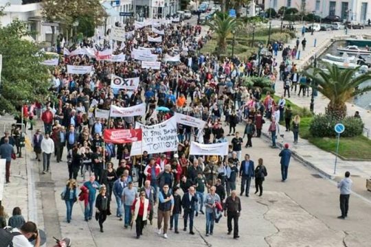 Απόπειρα εκφοβισμού των κατοίκων της Τήνου με εκατό αγωγές