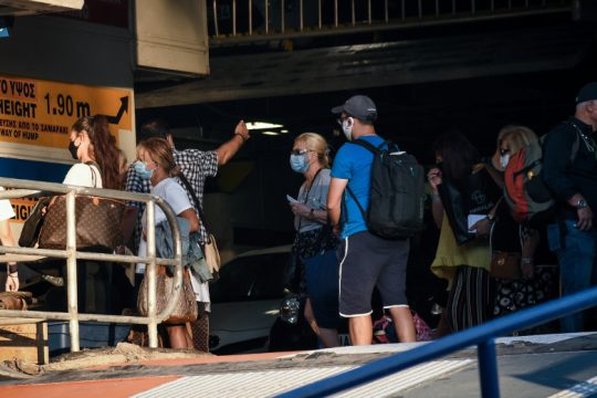 «Απαγορευτικό» της επιτροπής λοιμωξιολόγων για αύξηση πληρότητας στα πλοία