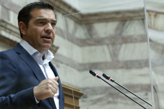«Να διώξουμε την κυβέρνηση Μητσοτάκη, προτού μετατρέψει τη χώρα σε οικογενειακή offshore»