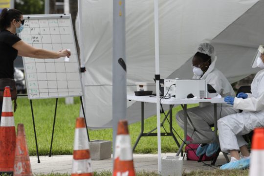 Για 5η συνεχή μέρα πάνω από 10.000 κρούσματα στη Φλόριντα