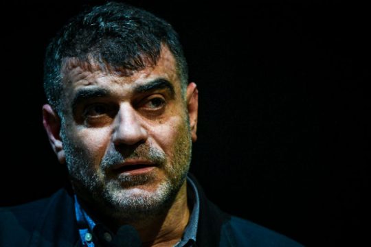 Να ερευνηθεί ο ρόλος του Βαξεβάνη ζητά η Ν.Δ. – Η απάντηση του δημοσιογράφου