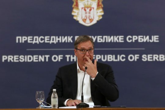 Επανεξετάζει ο Βούτσιτς το lockdown στη Σερβία