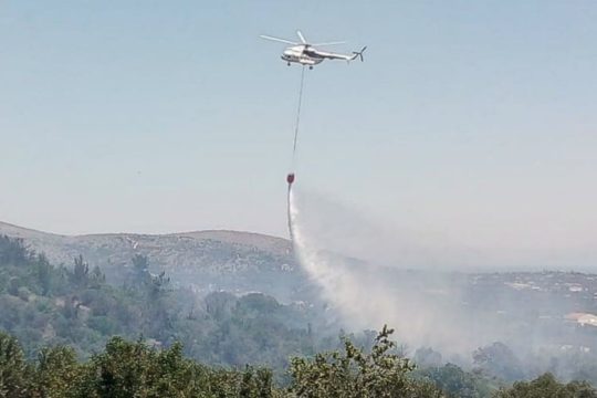 Σε ύφεση η μεγάλη πυρκαγιά στη Χίο