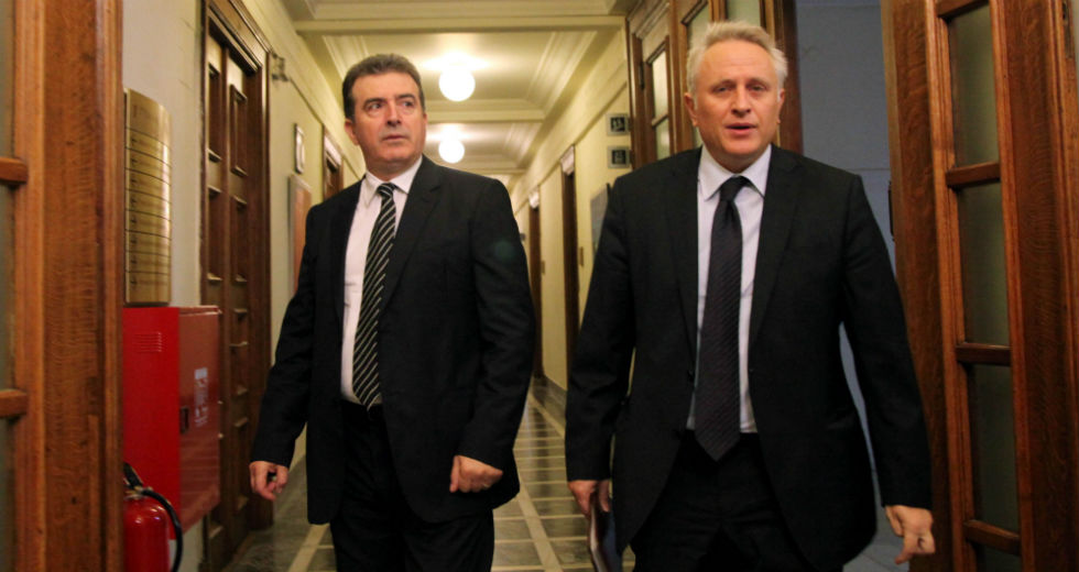 Μονομαχία Χρυσοχοΐδη – Ραγκούση στη Βουλή
