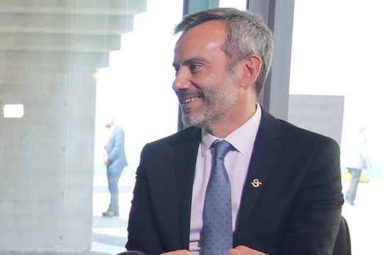 Ο δήμαρχος Θεσσαλονίκης στη σπηλιά του Πλάτωνα