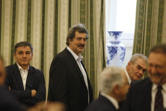 Προσυνεδριακοί κλυδωνισμοί