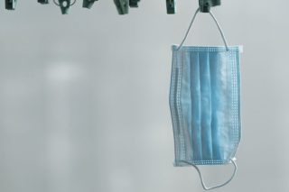 Κορονοϊός φάση Β’: ο «αόρατος εχθρός» ξανάρχεται ή δεν έφυγε ποτέ
