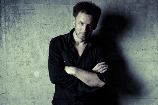 «Η βία είναι ένα είδος ηλίθιας ενέργειας, είναι καταστροφική»