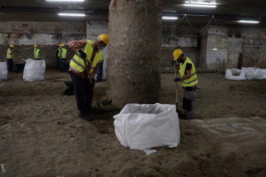 Στην πόρτα της Προέδρου για τα αρχαία της Βενιζέλου