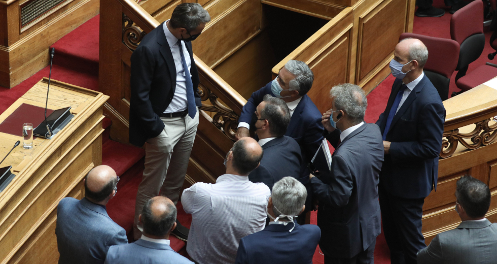Aμα είσαι Δεξιά, όλα γίνονται και παραγίνονται…