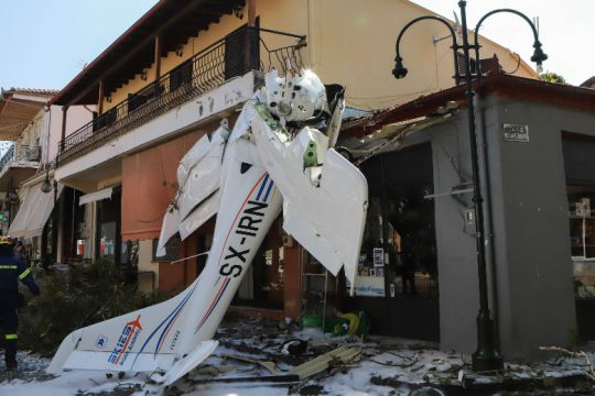 Πτώση μονοκινητήριου αεροσκάφους πάνω σε σπίτι στις Σέρρες