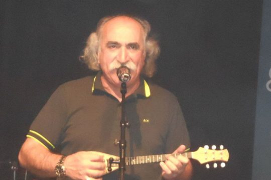 Πέθανε ο γνωστός ρεμπέτης Αγάθωνας Ιακωβίδης