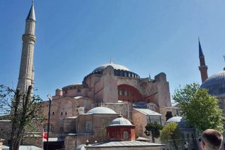 Το ελληνικό σύμπτωμα πίσω από την Αγία Σοφία