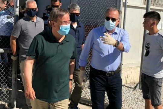 Η επίσκεψη Λάσετ στη Μόρια έγινε… διαδήλωση