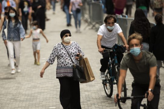 Υποχρεωτική η μάσκα στις Βρυξέλλες