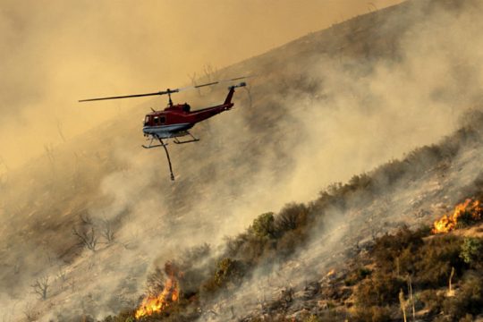Μεγάλες πυρκαγιές καίνε δύο μέρες στην Καλιφόρνια
