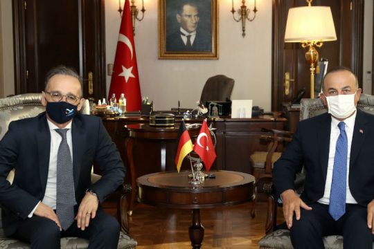 Ρεσιτάλ αδιαλλαξίας από τον Τσαβούσογλου