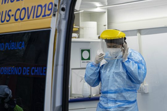 Αύξηση κρουσμάτων και περιοριστικών μέτρων σε πολλές χώρες του πλανήτη