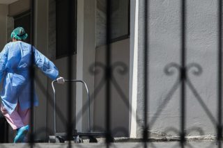 Τρία τεστ και καμία σίγουρη απάντηση για τον κορονοϊό