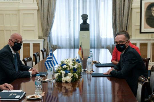 Στήριξη, αλλά και παραινέσεις για απευθείας διάλογο, από τον Γερμανό ΥΠ.ΕΞ.