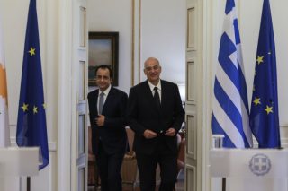Διπλωματικός μαραθώνιος για τον Ν. Δένδια