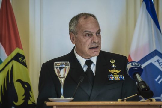 Παραιτήθηκε ο Διακόπουλος μετά την κυβερνητική διγλωσσία