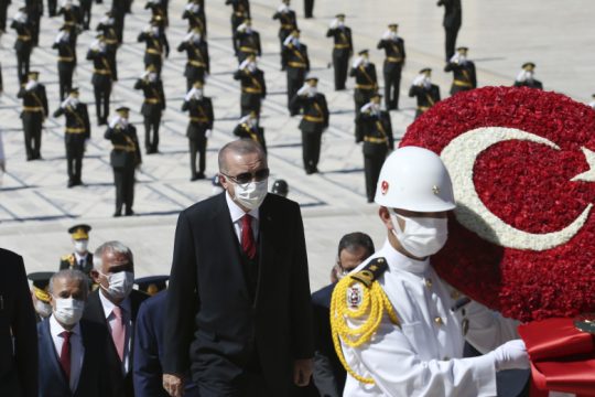 «Δεν θα υποχωρήσουμε απέναντι σε απειλές και εκφοβισμούς» λέει ο Ερντογάν