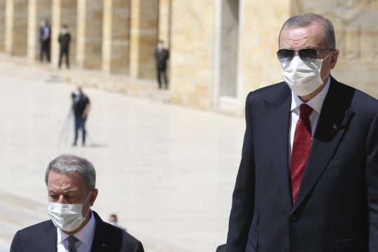 Μικρή ανάκαμψη για την τουρκική λίρα